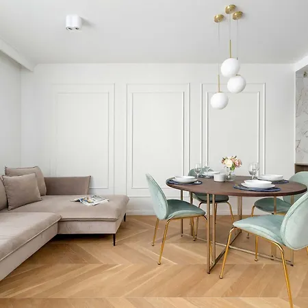 Atmospheric With Ideal Location In Cracow By Renters Апартаменты Краков
