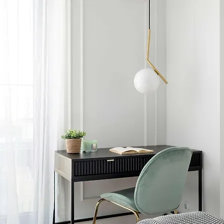 Апартаменты Atmospheric With Ideal Location In Cracow By Renters Краков