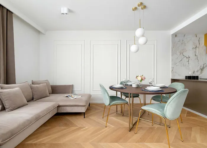 Atmospheric With Ideal Location In Cracow By Renters דירה קרקוב