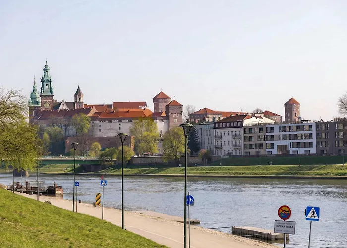 Atmospheric With Ideal Location In Cracow By Renters Apartment Krakow
