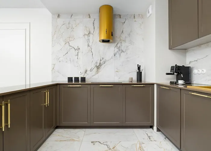 Atmospheric With Ideal Location In Cracow By Renters דירה