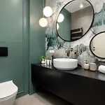 Atmospheric With Ideal Location In Cracow By Renters *