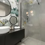 Atmospheric With Ideal Location In Cracow By Renters Apartment *